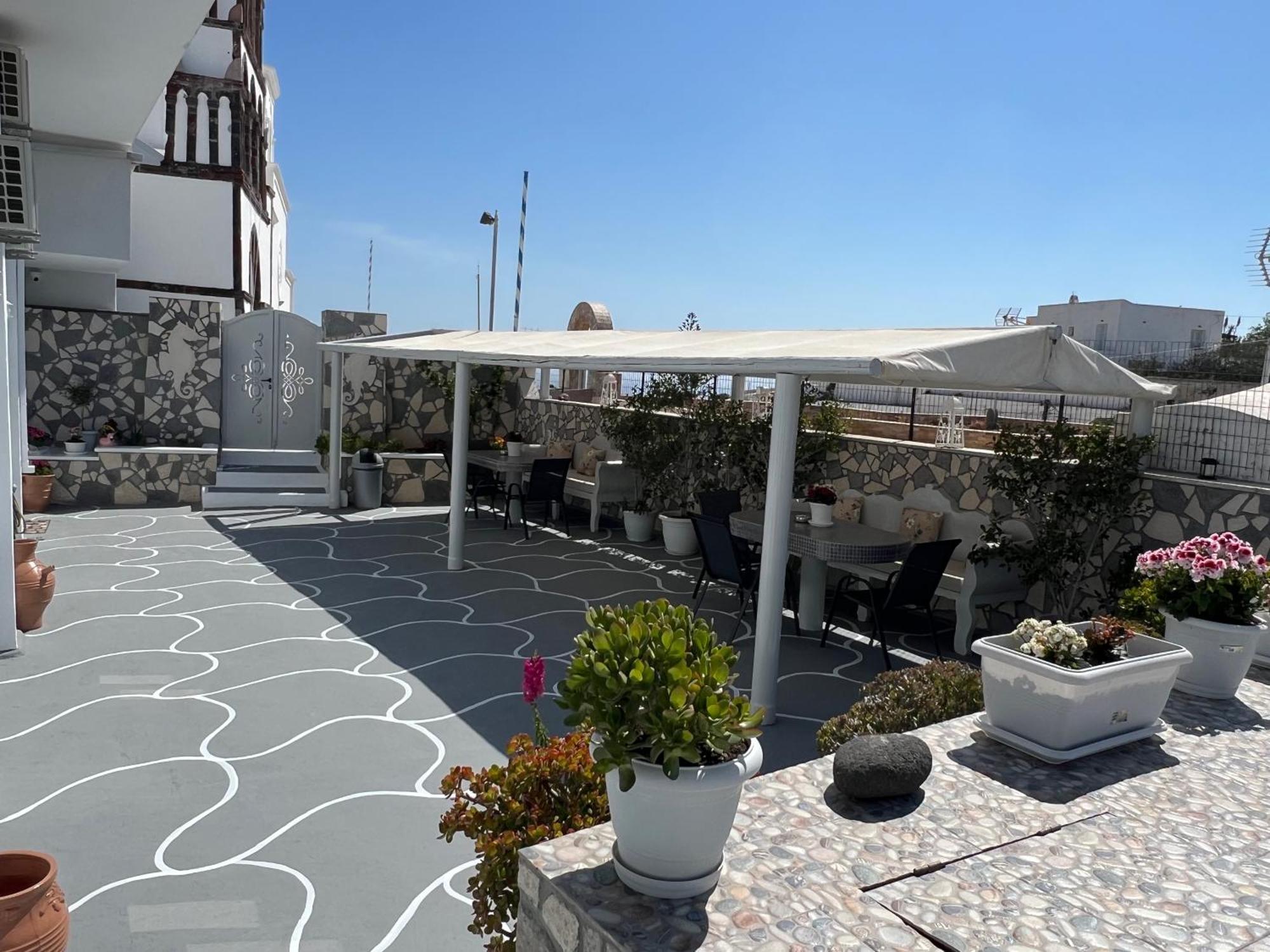 Gasthuis Pavlina Karterados (Santorini)