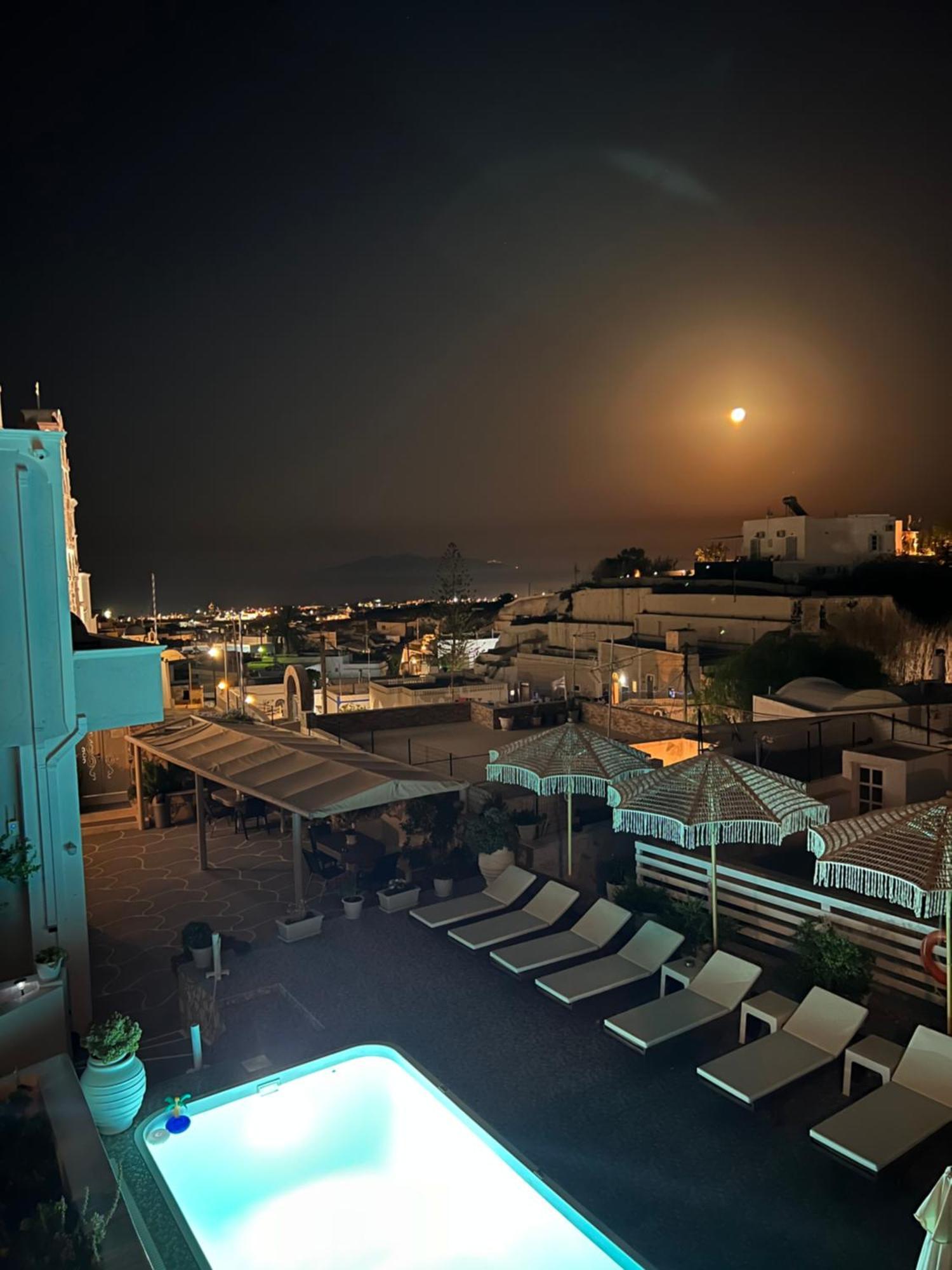 Pavlina Karterados (Santorini)