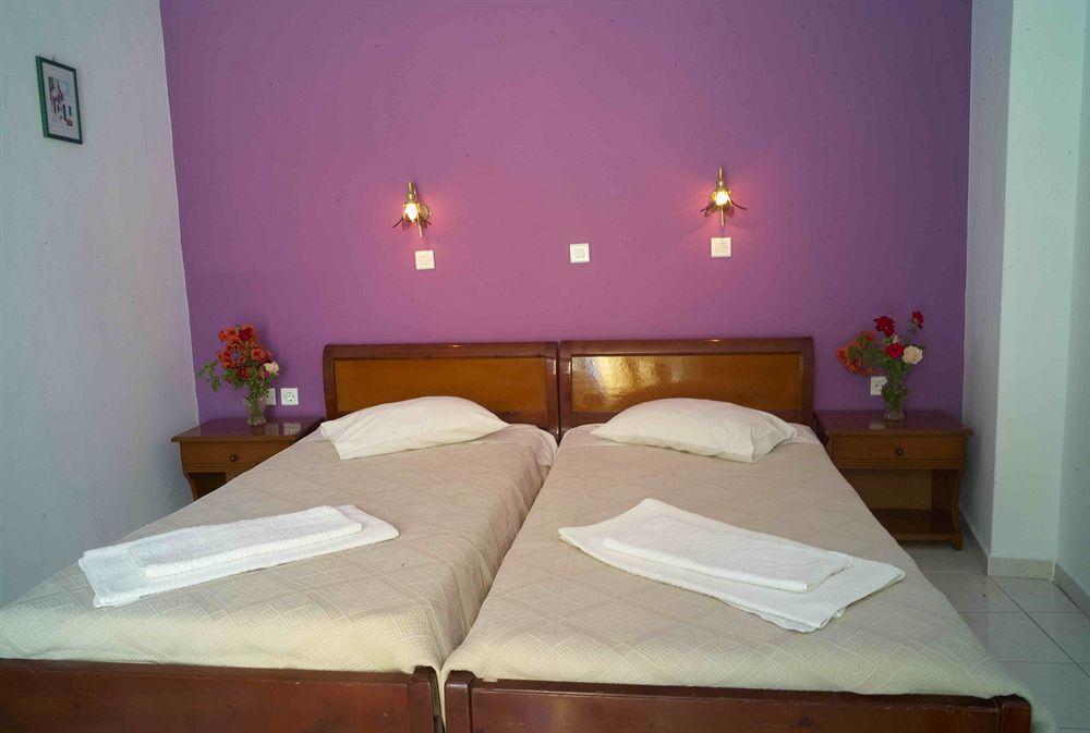 Pavlina 3* Karterados (Santorini)