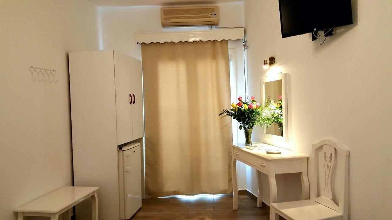 Pavlina Pensión Karterados (Santorini)
